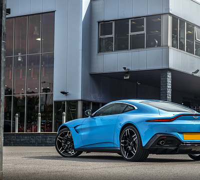 Kahn Superleggera
