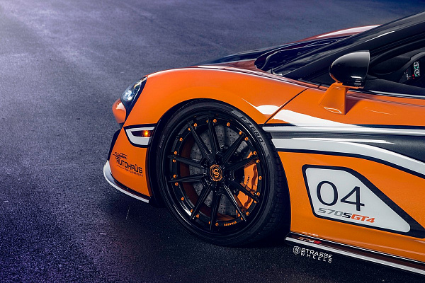 Фото дисков Strasse Wheels SV1 Deep Concave FS Черный глянец на McLaren 570S