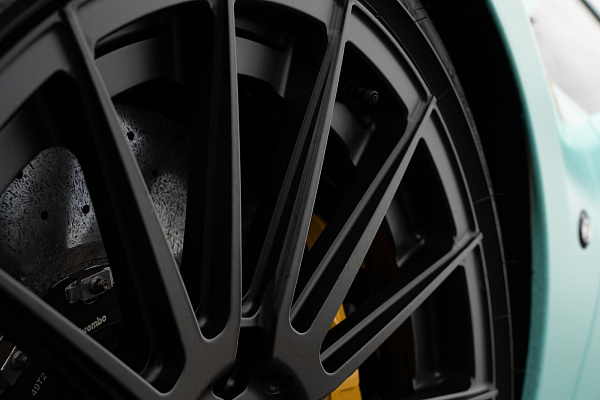 Фото дисков Strasse Wheels SV15 Deep Concave Duoblock Черный матовый на Ferrari F8