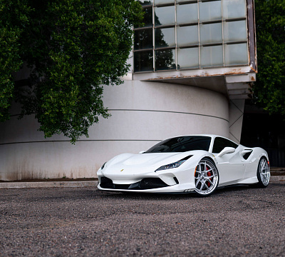 Фото дисков HRE S101SC на Ferrari F8