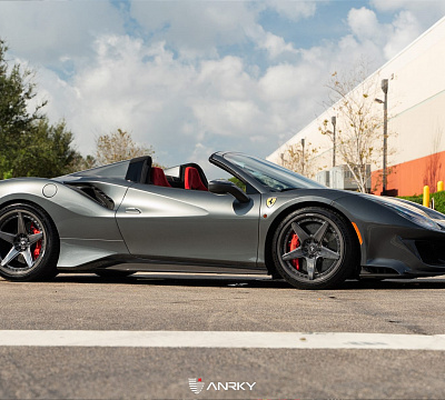 Фото дисков Anrky RS5.3 на Ferrari 812