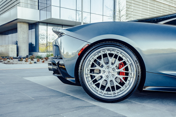 Фото дисков Strasse Wheels SV10M Deep Concave FS Глянцевый лак на McLaren 650S