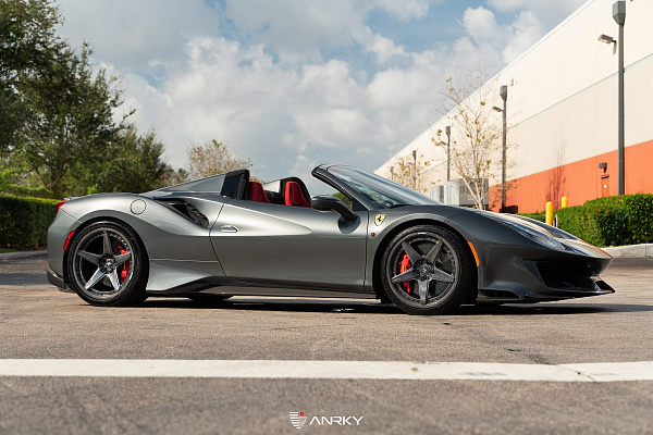 Фото дисков Anrky RS5.3 Глянцевый темный лак на Ferrari 812