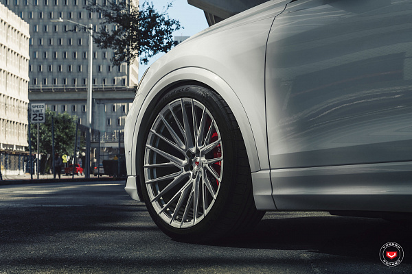 Фото дисков Vossen EVO-5 Глянцевый лак на Audi Q8
