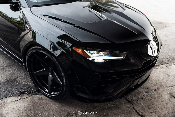 Фото дисков Anrky RS5.3 Черный сатин на Lamborghini Urus