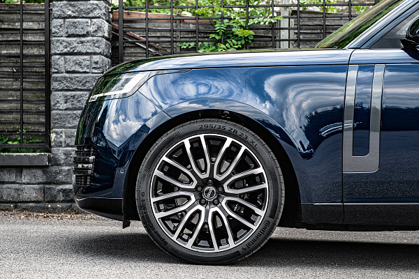 Фото дисков Kahn Pace Car  на Range Rover V