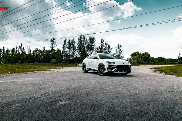 Фото дисков Anrky AN32 Черный сатин на Lamborghini Urus