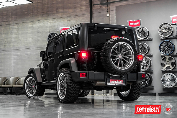 Фото дисков Vossen M-X4T (3-Piece) Глянцевый темный лак на Jeep Wrangler III (JK)