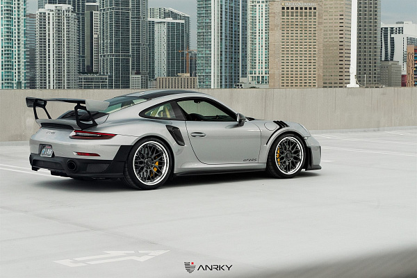 Фото дисков Anrky RS1 Черный глянец на Porsche 911 VII