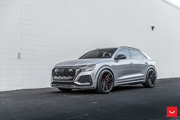 Фото дисков Vossen HF-7 Черный глянец на Audi Q8