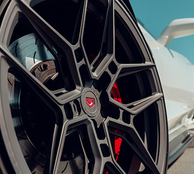 Фото дисков Vossen EVO-4R на Chevrolet Corvette C7