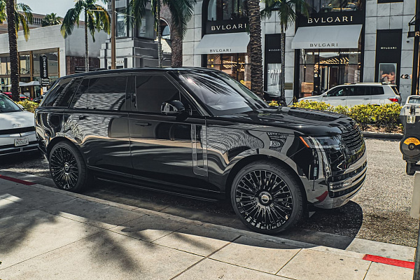Фото дисков Brixton Forged LX01 Черный глянец на Range Rover V