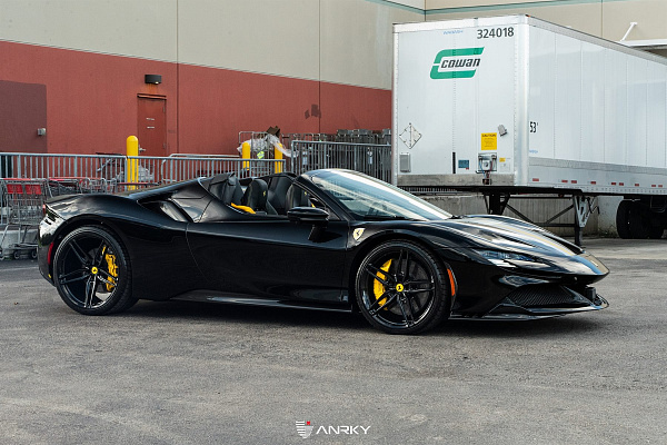 Фото дисков Anrky AN17 Черный глянец на Ferrari SF90