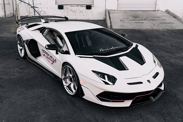 Фото дисков Brixton Forged NC01-R Серебро на Lamborghini Aventador