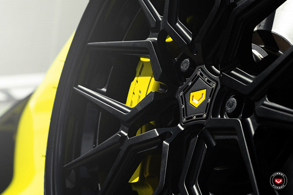 Фото дисков Vossen M-X3 (3-Piece) Черный глянец на Chevrolet Corvette C8