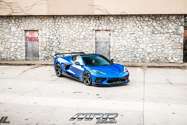 Фото дисков MRR F23 Черный глянец на Chevrolet Corvette C8