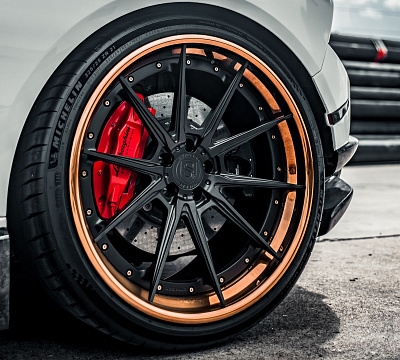 Фото дисков Strasse Wheels SV10 Deep Concave FS на Lamborghini Huracan