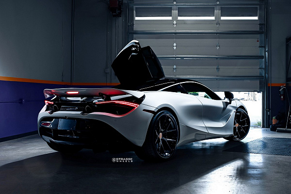 Фото дисков Strasse Wheels SM5R Deep Concave FS Другой цвет на McLaren 720S