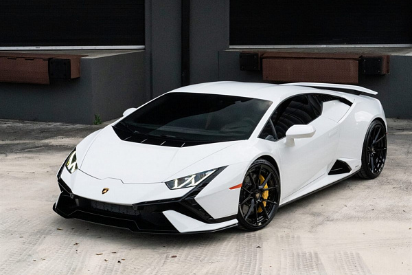 Фото дисков Anrky AN22 Черный глянец на Lamborghini Huracan