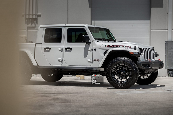 Фото дисков 4PLAY 4P55 Черный глянец на Jeep Gladiator II (JT)