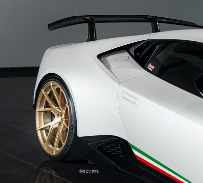 Фото дисков Strasse Wheels SM5RT Deep Concave Monoblock на Lamborghini Huracan