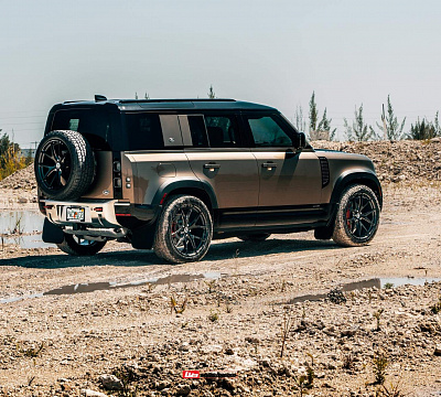 Фото дисков HRE P101 на Land Rover Defender II