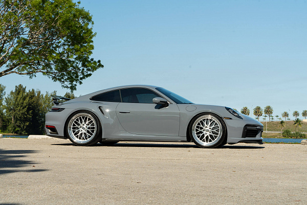 Фото дисков HRE 520 Глянцевый лак на Porsche 911 VIII