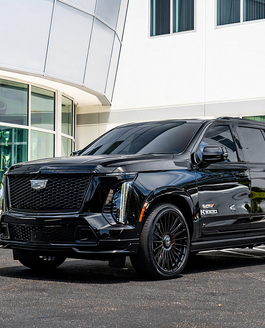 Фото дисков HF-8 Черный глянец на Cadillac Escalade V