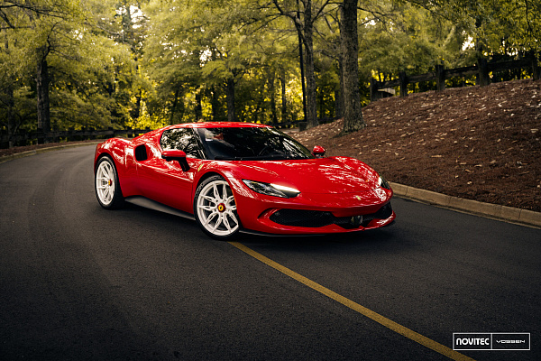 Фото дисков NOVITEC NF11 Белый глянец на Ferrari 296