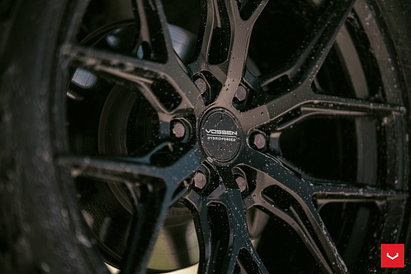 Фото дисков Vossen HF6-4 Черный сатин на Chevrolet Silverado IV