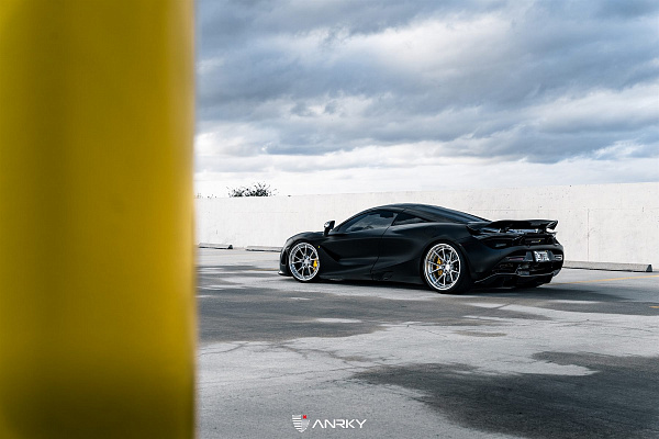 Фото дисков Anrky AN32 Полированный лак на McLaren 720S