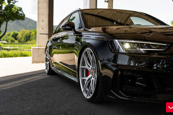 Фото дисков Vossen HF-5 Серебро на Audi A/S/RS 4 (B9)