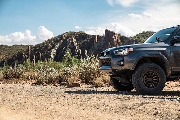 Фото дисков Black Rhino RAID Сатиновая темная бронза на Toyota 4Runner V