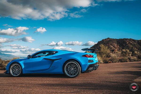 Фото дисков Vossen S21-02 Глянцевый тонированный лак на Chevrolet Corvette C8