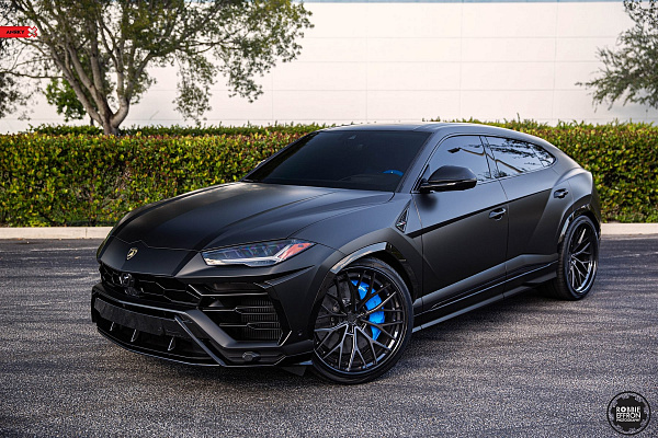 Фото дисков Anrky AN30 Черный сатин на Lamborghini Urus