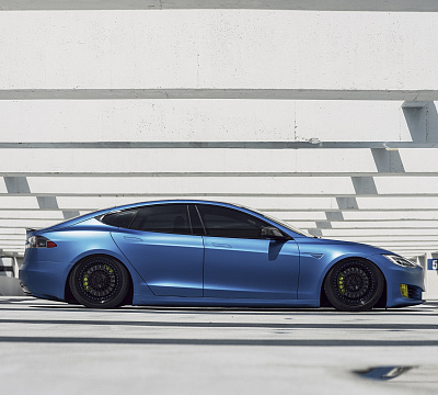 Фото дисков Rotiform LHR на Tesla Model S