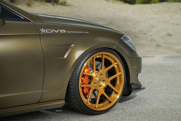 Фото дисков Strasse Wheels SM5 Deep Concave Сатиновое золото на Mercedes-Benz CLS (C218)