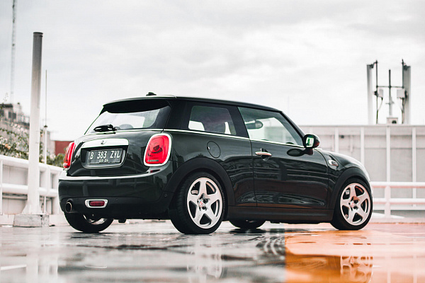 Фото дисков HRE 527M Серебро на MINI Cooper III