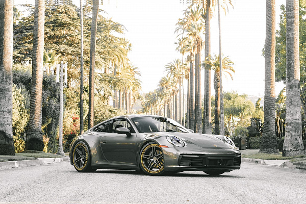 Фото дисков CEC C112 Глянцевый графит на Porsche 911 VIII