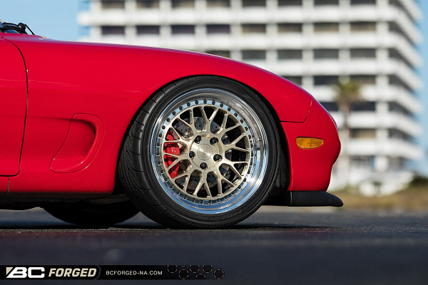 Фото дисков BC Forged LE81 // MLE81 Глянцевая шампань на Mazda RX-7 III