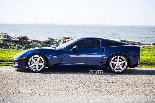 Фото дисков Strasse Wheels S5 Deep Concave Глянцевый лак на Chevrolet Corvette C6