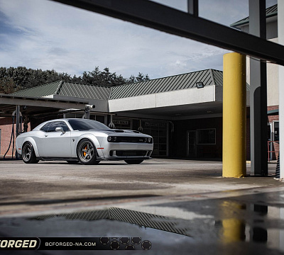 Фото дисков BC Forged LE05 // MLE05 на Dodge Challenger III