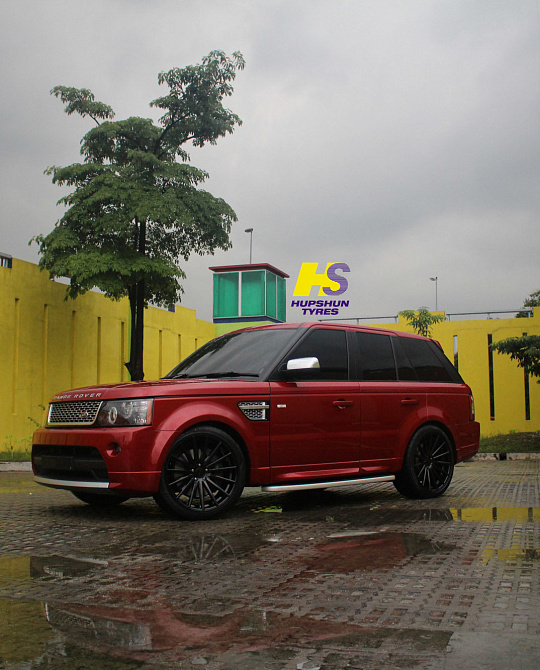 Фото дисков VFS-2 Черный глянец на Range Rover Sport I