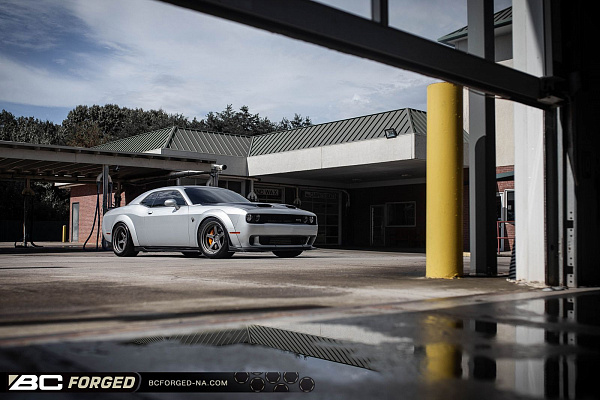 Фото дисков BC Forged LE05 // MLE05 Матовый графит на Dodge Challenger III