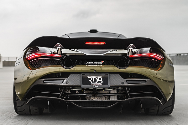 Фото дисков Brixton Forged R11-R Черный глянец на McLaren 720S