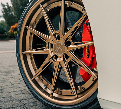 Фото дисков Strasse Wheels SV10-RS Deep Concave FS на Ferrari F12