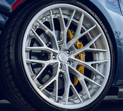 Фото дисков Anrky AN30 на Ferrari 812