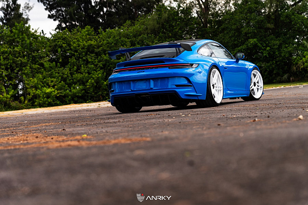 Фото дисков Anrky AN27 Белый глянец на Porsche 911 VIII