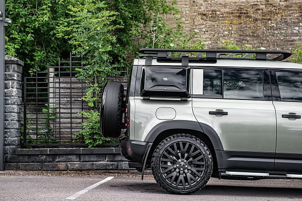 Фото дисков Kahn Kahn RS Черный сатин на Land Rover Defender II