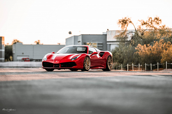 Фото дисков Brixton Forged CM6-R Глянцевая медь на Ferrari 488